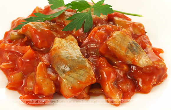 http://pychotka.pl/foto/sledzie-w-sosie-pomidorowym.jpg